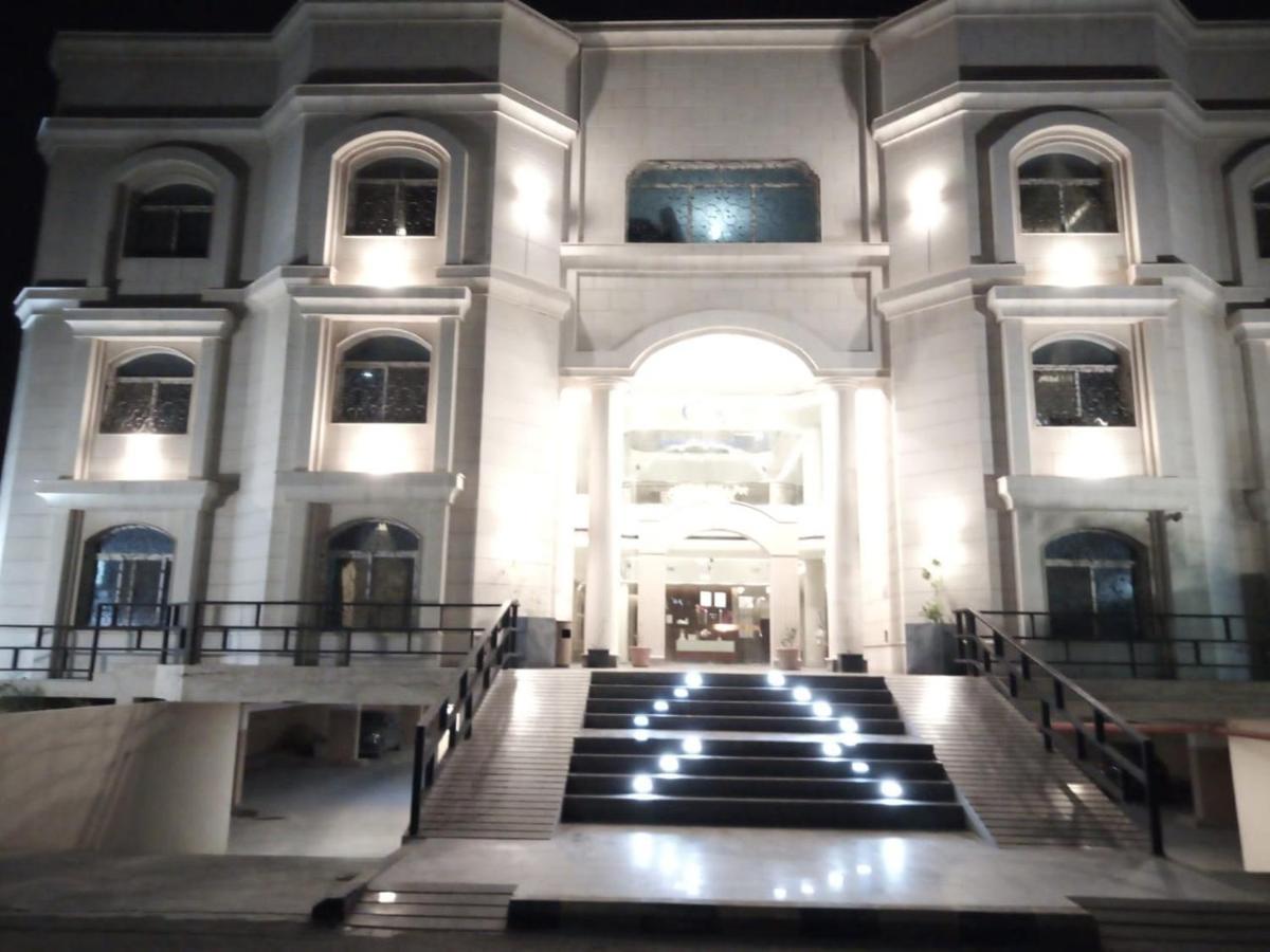 Crown Glory Suites Appart hôtel 4*